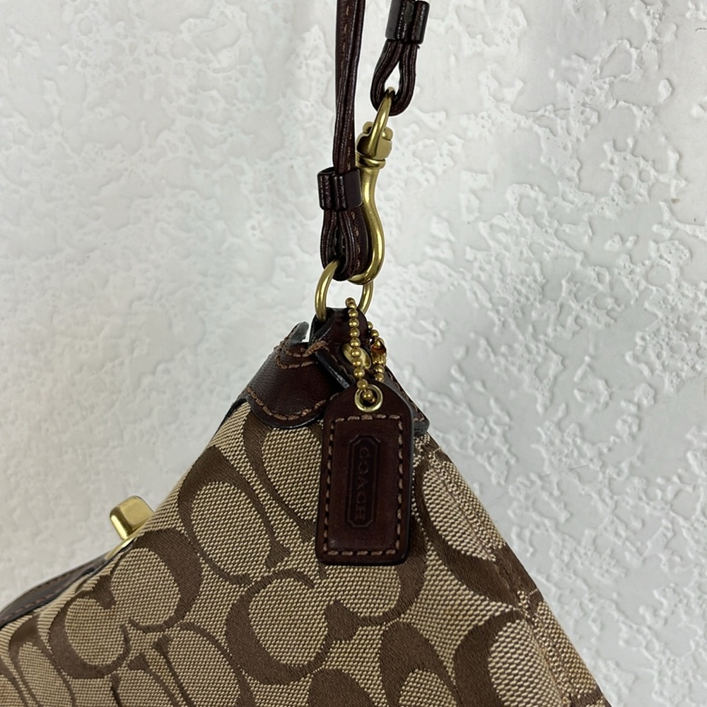COACH NY Hampton Turnlock Monogramed Logo Leather Trim Wristlet Wallet - Picture 4 of 7